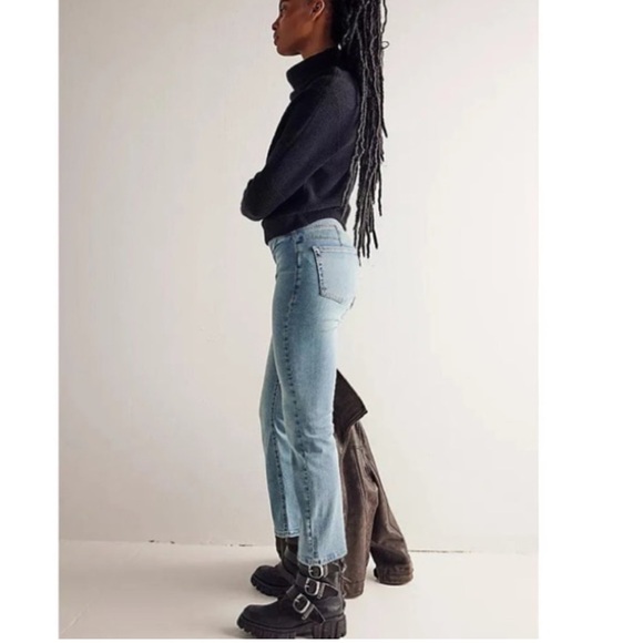 FREE PEOPLE WE THE FREE IN MY FEELINGS CROPPED midrise FLARE bootcut JEANS NEW - Picture 3 of 13